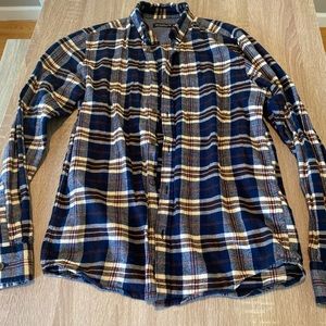 Cedar wood state men’s size small plaid flannel